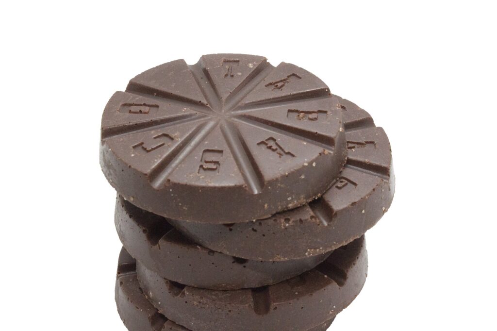 5 chocolate disks stacked on eachother