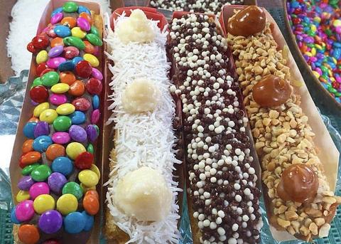 churros with toppings